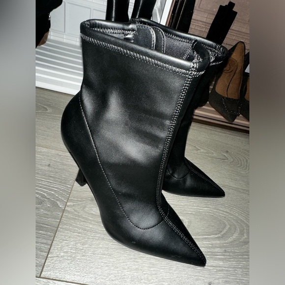 Bar III Olevia Sock Booties - Picture 6 of 11